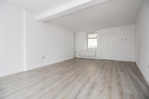3 bedroom terraced house to rent, High Street, Treorchy CF42 6NY