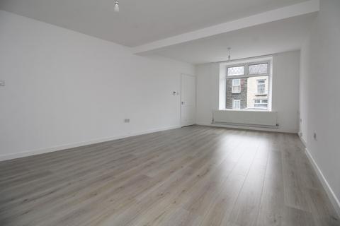 3 bedroom terraced house to rent, High Street, Treorchy CF42 6NY