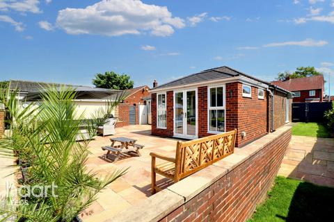 3 bedroom bungalow for sale, Smithy Lane, Tingley