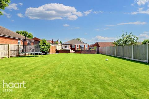 3 bedroom bungalow for sale, Smithy Lane, Tingley