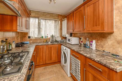 3 bedroom flat for sale, Wager Street, London E3