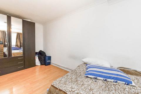 3 bedroom flat for sale, Wager Street, London E3