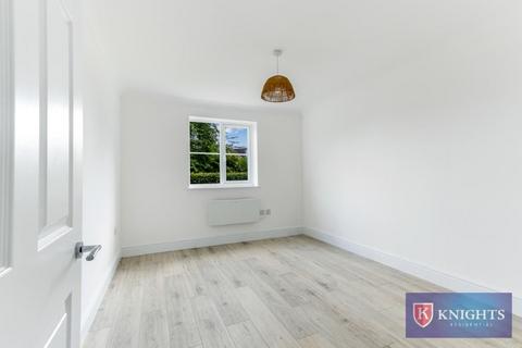 2 bedroom flat for sale, Greenwood Avenue, London, EN3