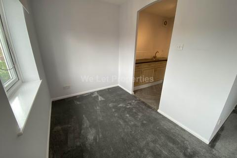 2 bedroom apartment to rent, Chiffon Way, Salford M3