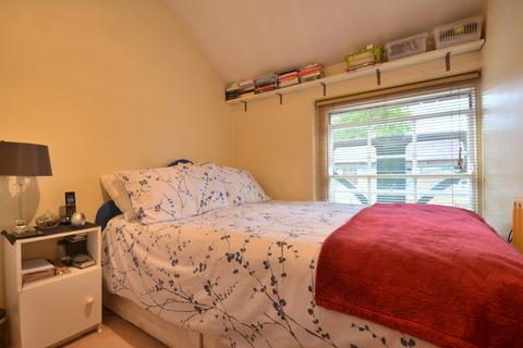 1 bedroom flat to rent, Greenhill Court Woolwich SE18