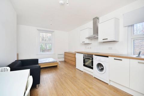 Studio to rent, Archway Road, Highgate, London, N6