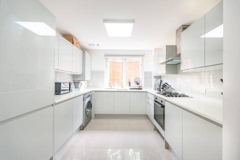 3 bedroom flat to rent, North Bank, St John's Wood, London, NW8