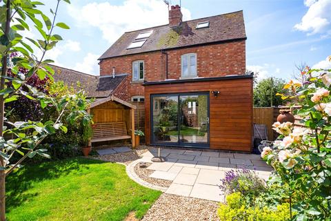 3 bedroom semi-detached house for sale, Chapel Lane, Aldington, Worcestershire, WR11