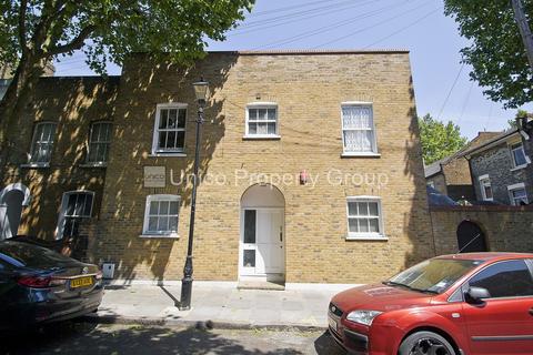 4 bedroom terraced house to rent, London E3