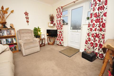1 bedroom maisonette to rent, Kings Road, Farncombe, Godalming, Surrey, GU7