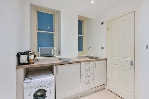 Studio to rent, Knightsbridge, Knightsbridge, London, SW1X