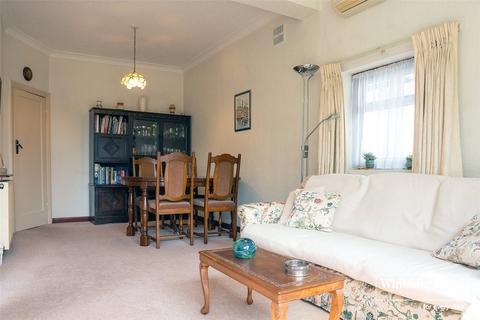 2 bedroom bungalow for sale, Glenwood Avenue, London NW9