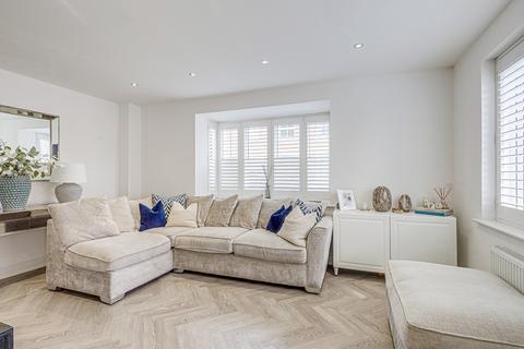 2 Bruton Link, Basildon, SS15 6LD