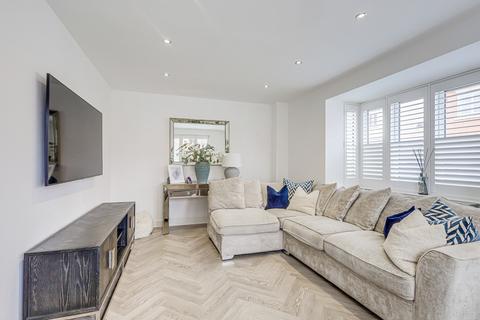 2 Bruton Link, Basildon, SS15 6LD