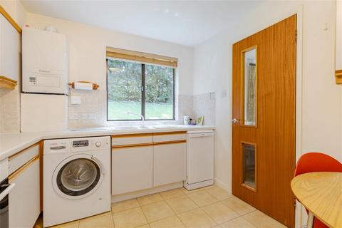 2 bedroom ground floor flat for sale, Culver House, Boxgrove Road, GU1