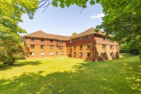 2 bedroom ground floor flat for sale, Culver House, Boxgrove Road, GU1