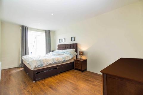 3 bedroom apartment for sale, Napier House, London W3