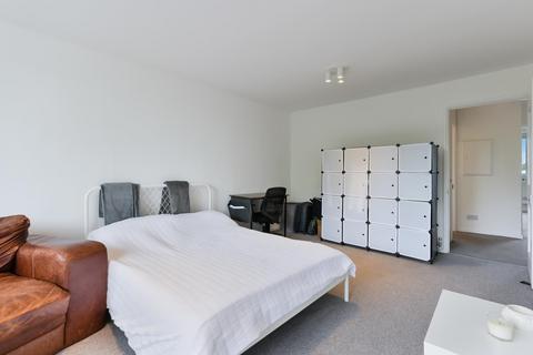 2 bedroom flat for sale, Galba Court, Augustus Close, Brentford, TW8