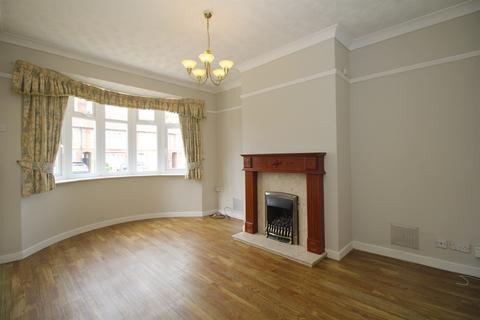 3 bedroom end of terrace house to rent, Whitehouse Ave, Loughborough, LE11