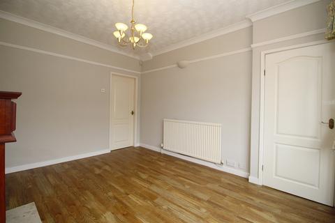3 bedroom end of terrace house to rent, Whitehouse Ave, Loughborough, LE11