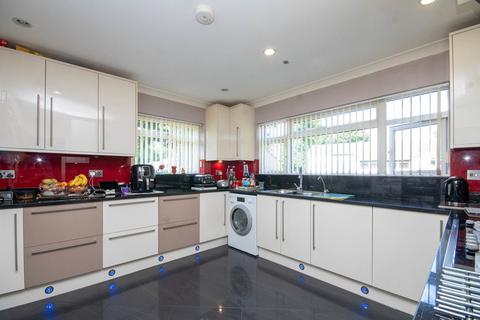 4 bedroom detached house for sale, The Dell, Pinner HA5