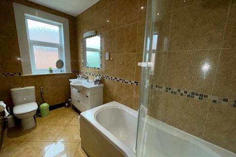 4 bedroom semi-detached house to rent, Warrington Road, Harrow HA1