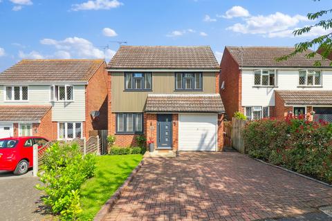 4 bedroom detached house for sale, Glyders, South Benfleet