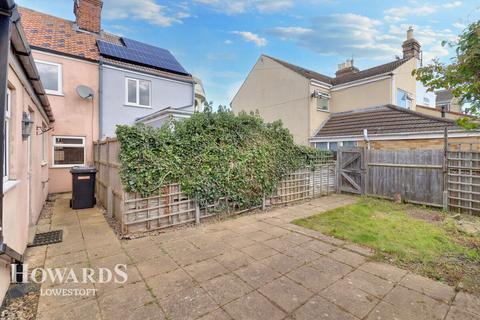 2 bedroom semi-detached house for sale, Stradbroke Road, Lowestoft