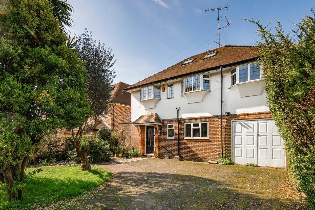 Woodland Drive, Hove, East Sussex, BN3 6 bed detached house - £1,200,000