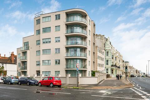 3 bedroom flat for sale, Vallance Gardens, Hove, East Sussex, BN3