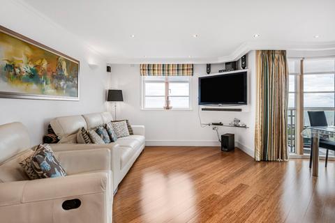 3 bedroom flat for sale, Vallance Gardens, Hove, East Sussex, BN3