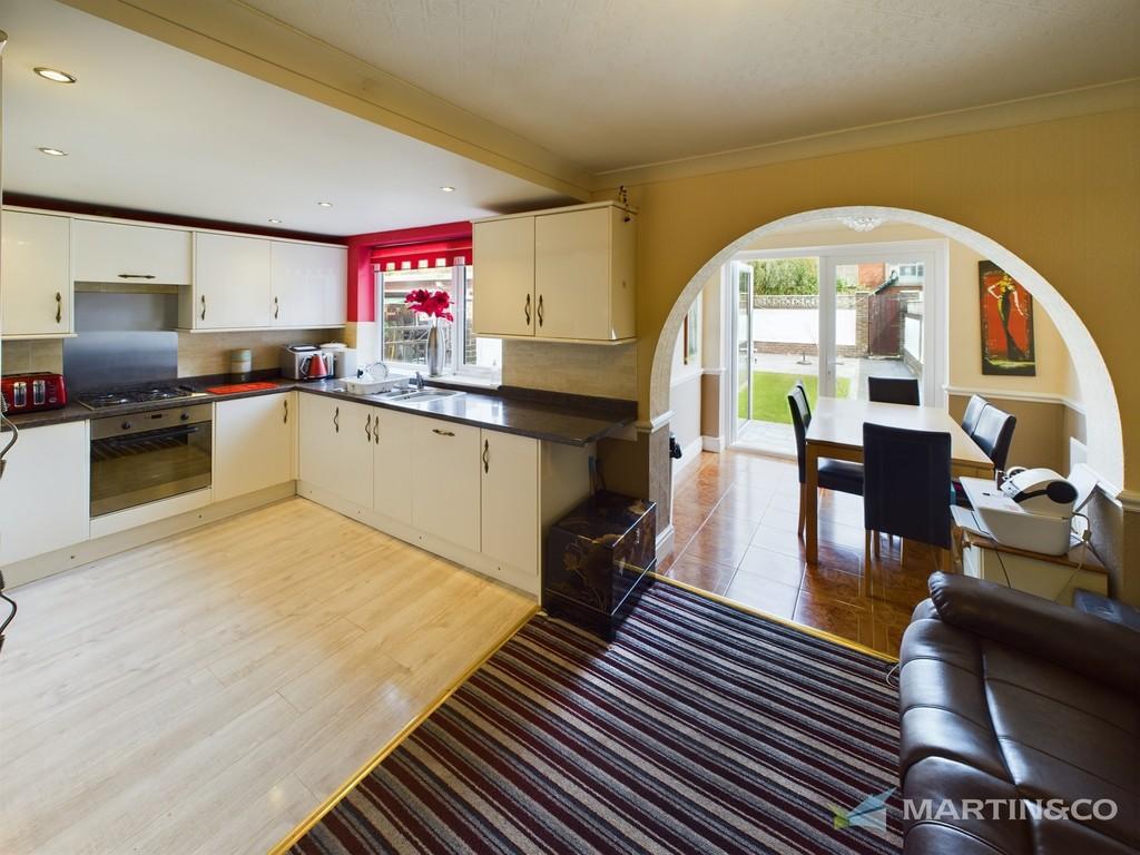 Open Plan Kitchen /Diner