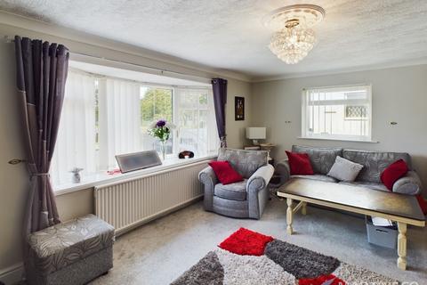25 Birchtree Gardens, Blackpool, FY3 9XF