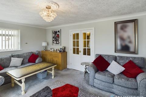 25 Birchtree Gardens, Blackpool, FY3 9XF