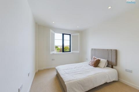 2 bedroom flat for sale, Kingsway, Hove, East Sussex, BN3