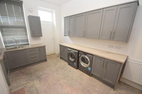 7 bedroom end of terrace house for sale, North Street, Bradford BD21