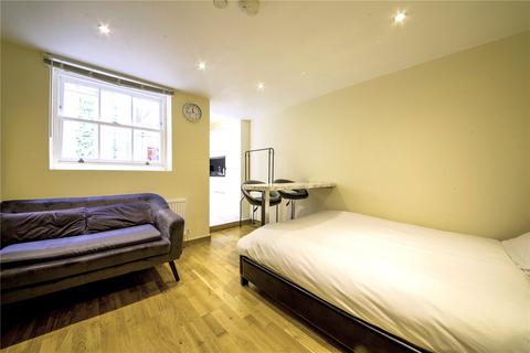 Studio to rent, Essex Road, Angel, Islington, London, N1