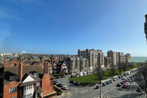 2 bedroom flat for sale, Grand Avenue, Hove, East Sussex, BN3