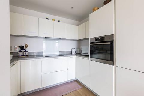 2 bedroom flat to rent, Lamington Heights,, Poplar, London, E14