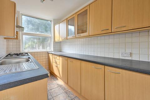 3 bedroom terraced house to rent, Glenhurst Road, Brentford, TW8