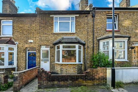 3 bedroom terraced house to rent, Glenhurst Road, Brentford, TW8