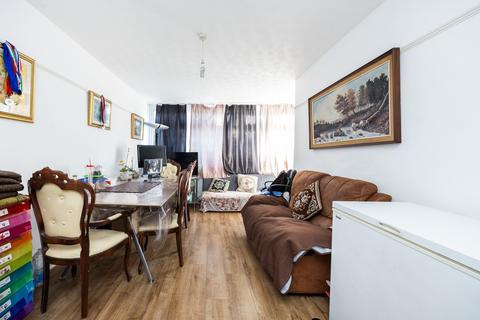 2 bedroom flat for sale, Clemence Street, London E14