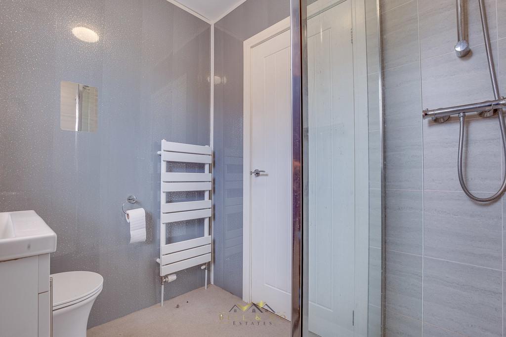 Bathroom 1.2
