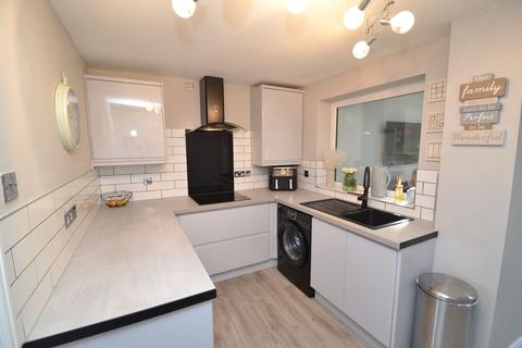 2 bedroom end of terrace house for sale, Thackley, Thackley BD10