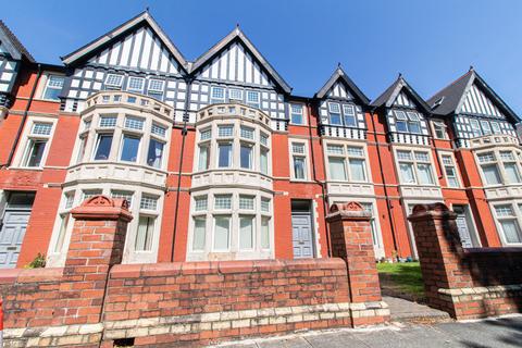 2 bedroom apartment to rent, Victoria Square, Penarth CF64