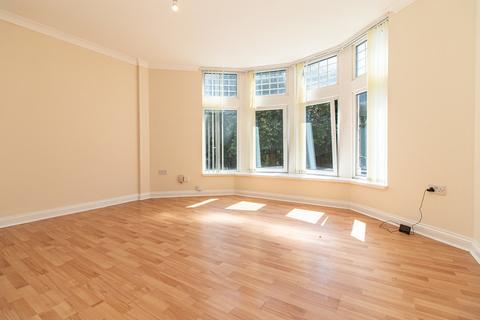 2 bedroom apartment to rent, Victoria Square, Penarth CF64