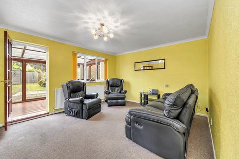 3 bedroom semi-detached house for sale, Layhill Close, Bury St. Edmunds