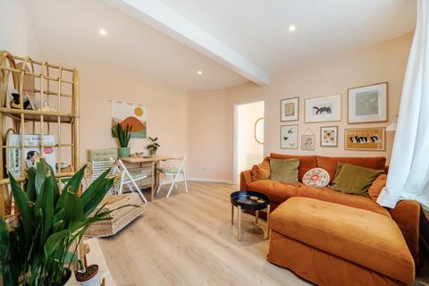 6 Evesham Green, Morden, SM4 6PW