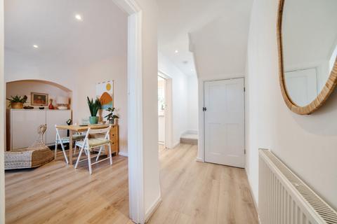 6 Evesham Green, Morden, SM4 6PW