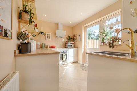 6 Evesham Green, Morden, SM4 6PW